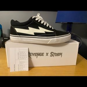 Black revenge storm Size 9